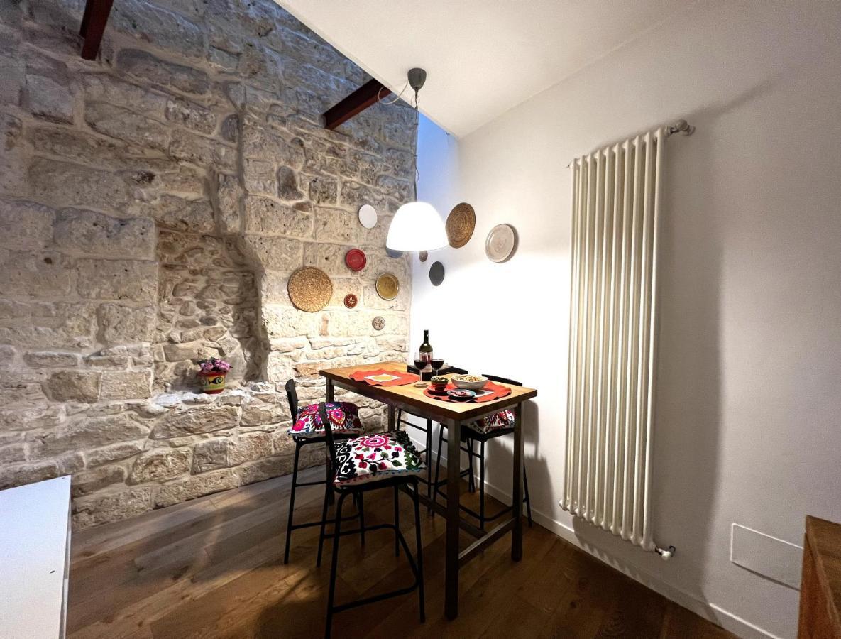 Palazzo Barone,Nel Cuore Del Borgo Antico. Apartment Bari Exterior photo